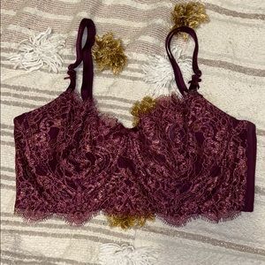 LIKE NEW ✨ VS unlined long line lace bra